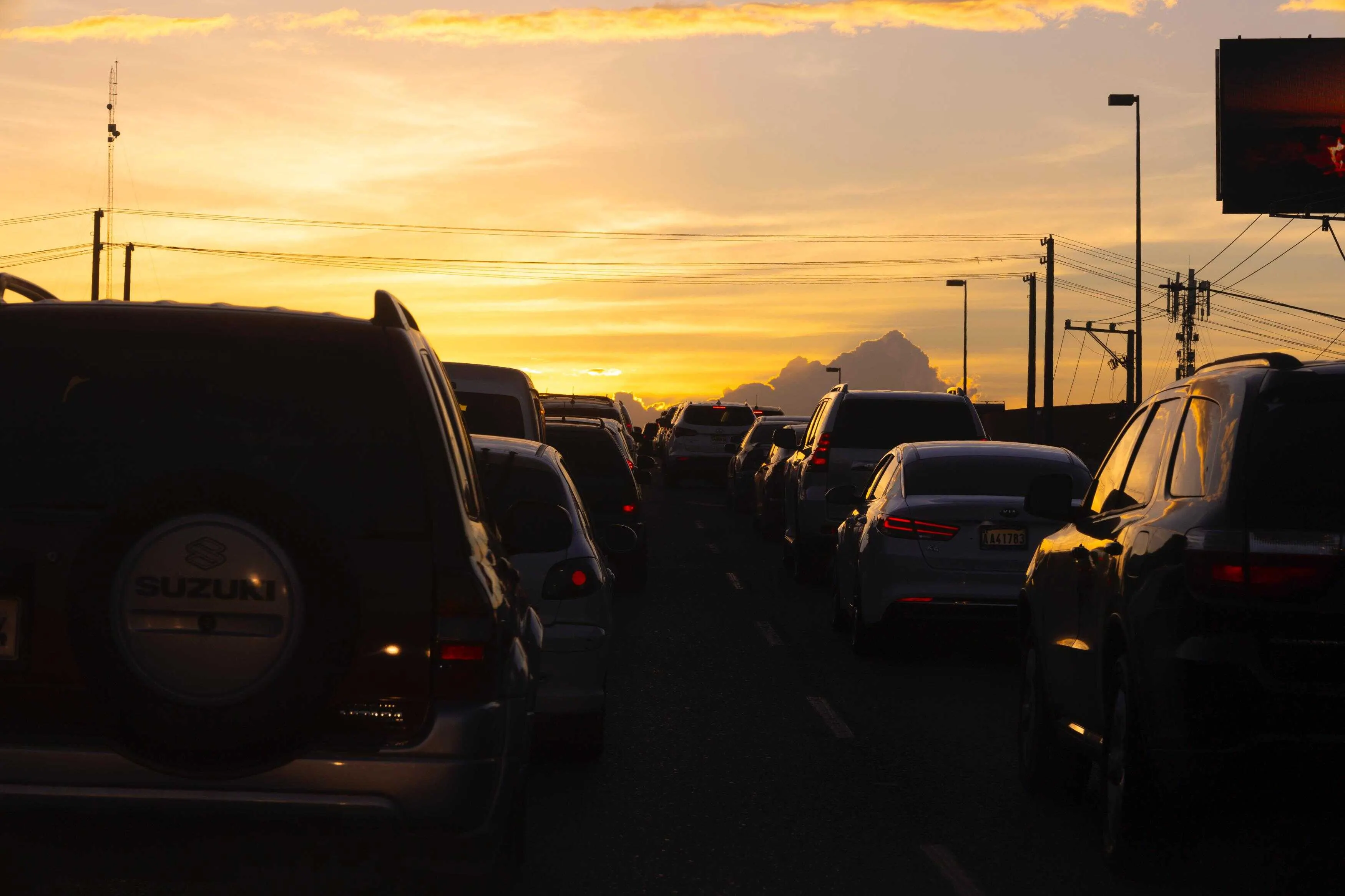 Atardecer en Santo Domingo durante el día más largo del año, con más de 13 horas de luz solar. (DIARIO LIBRE/LUDUIS TAPIA)