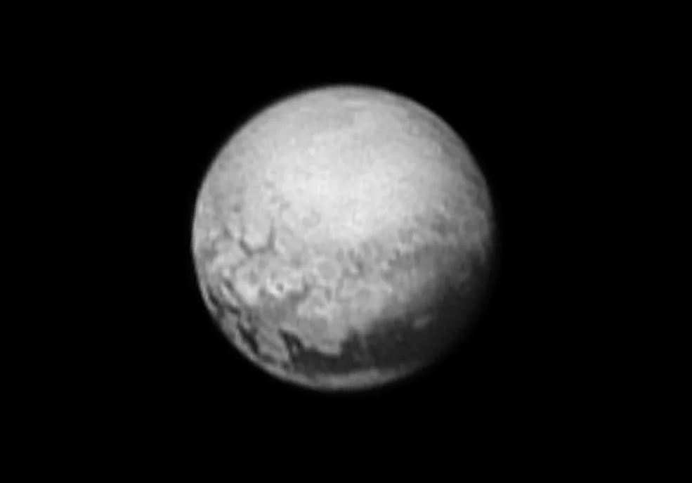 Plutón fotografiado por la sonda New Horizons en julio de 2015
