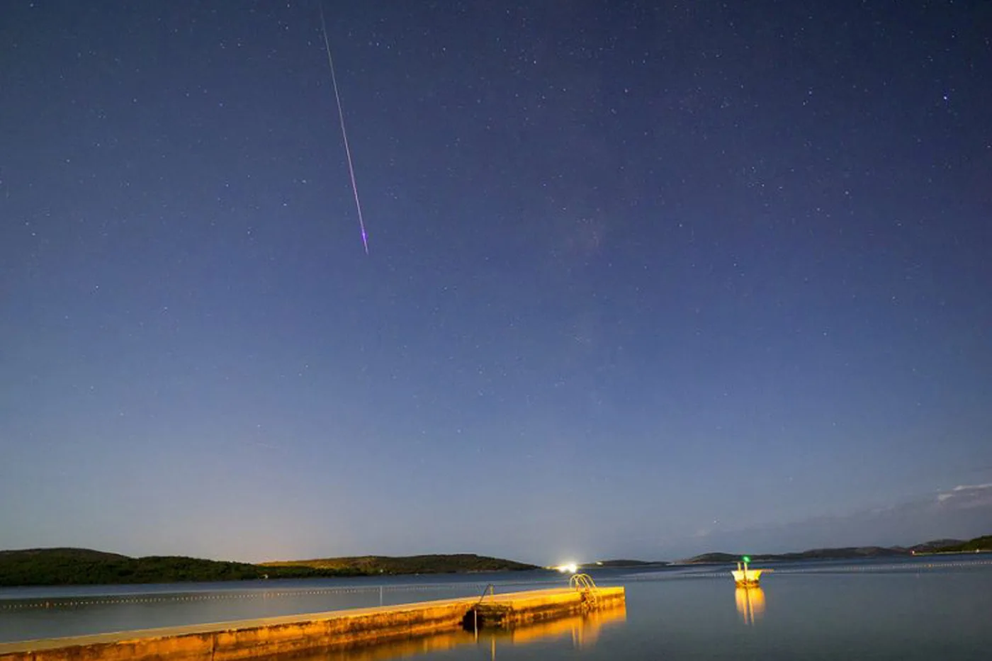 Meteoro de las perseidas observado desde Šibenik, Croacia, en 2017